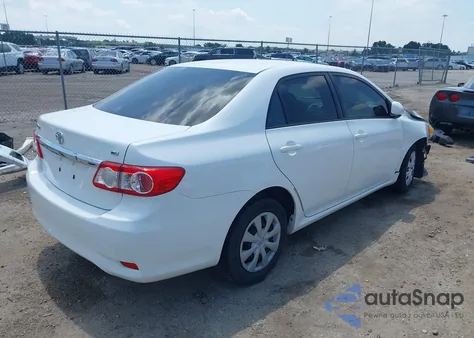 2011 Toyota Corolla Le z USA, uszkodzony, nr VIN JTDBU4EE4B9131424